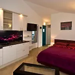 Rooms And Apartments Villa Dama